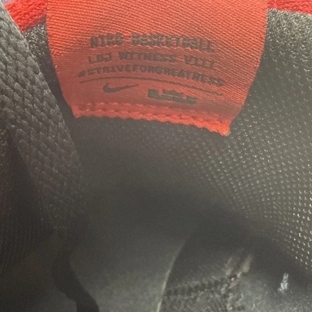 Nike LeBron‎ Witness 8 FaZe Men's Size 9.5 Black Red Basketball Sneakers